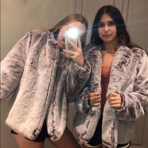 Meet your Posher, Elliette